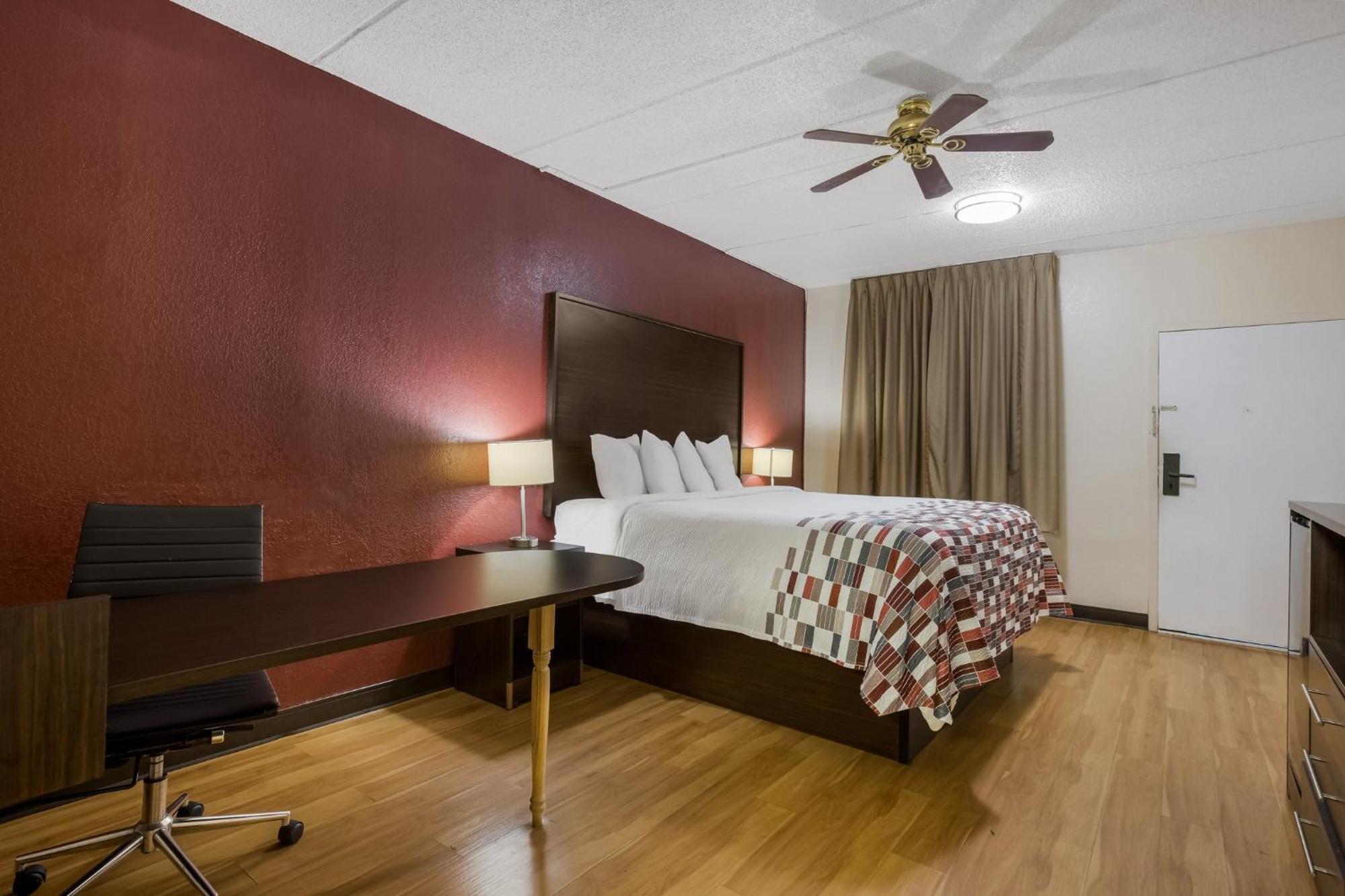 Red Roof Inn & Suites Statesboro - University 외부 사진